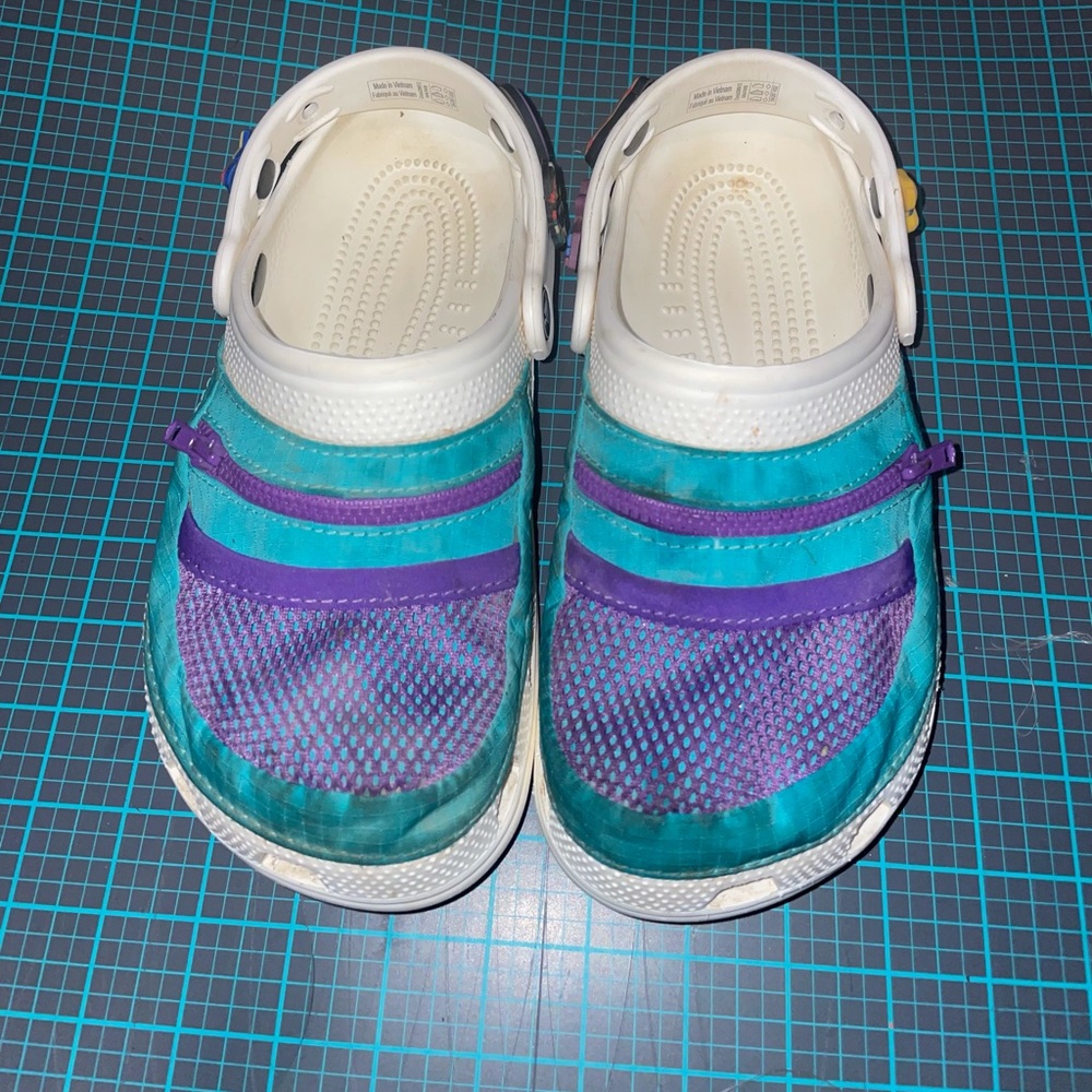 Zipper pocket crocs